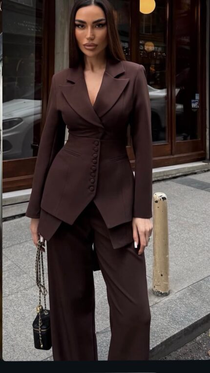 Three-pieces suit