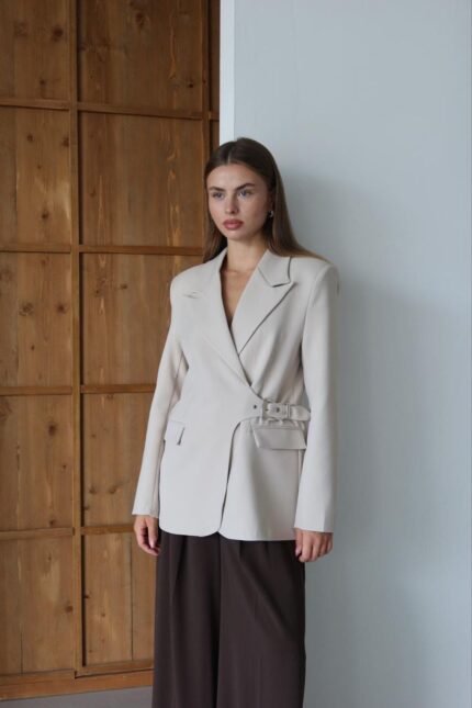 BROWN BLAZER